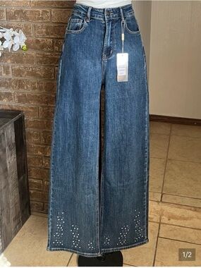 Wide Leg High-Rise Jeans in Blue with Stud Detail